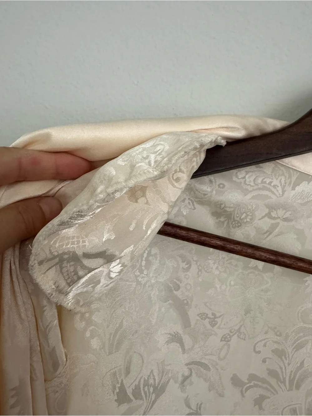 Victoria's Secret Robe Women’s M/L Cream Satin-Trim Jacquard Sash Vintage Bridal